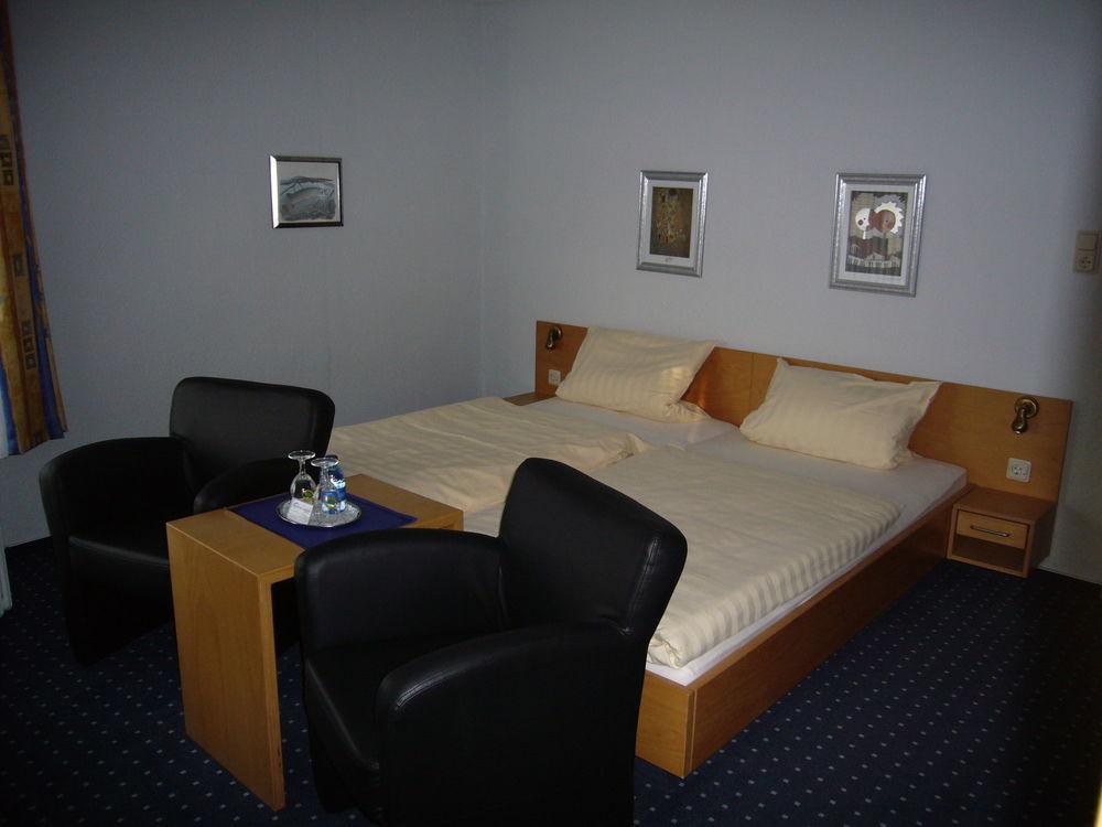 Hotel Am Ceresplatz Manderscheid Esterno foto