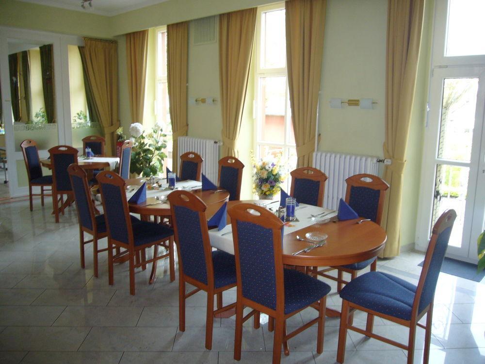 Hotel Am Ceresplatz Manderscheid Esterno foto